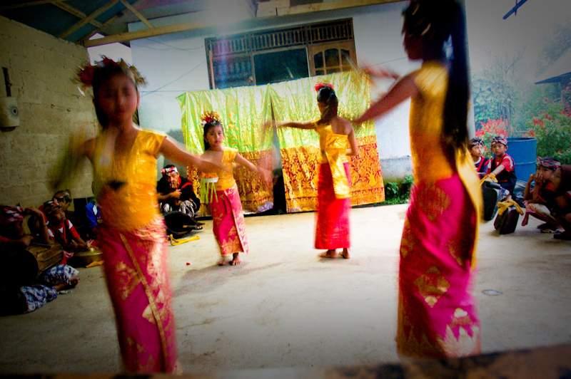 Legong girls