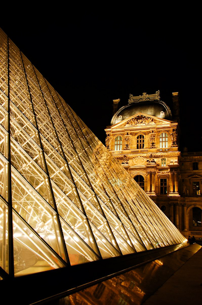 Louvre a nuit, Paris